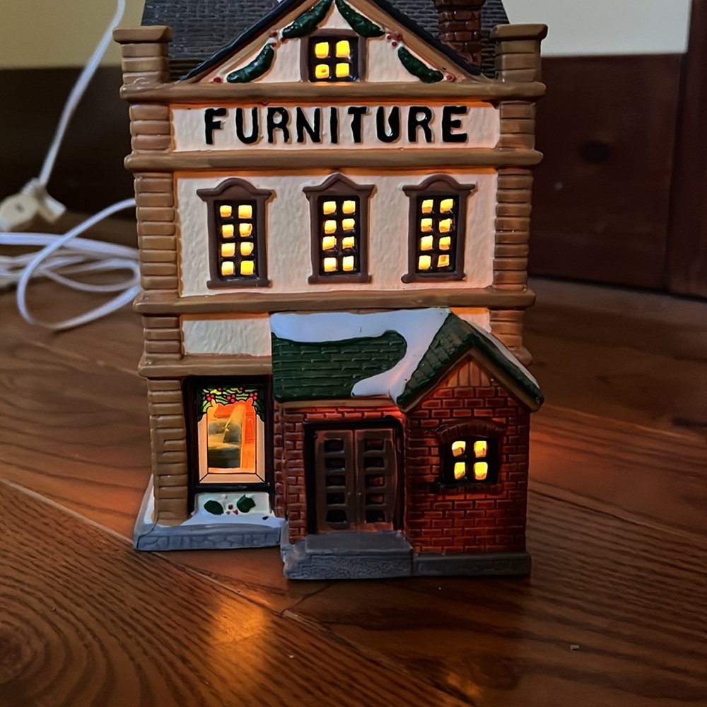 Lemax 1999 retired lighted Williams furniture store with window view of couch - Picture 3 of 13